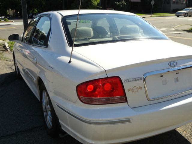 2004 Hyundai Sonata FWD 4dr Sport