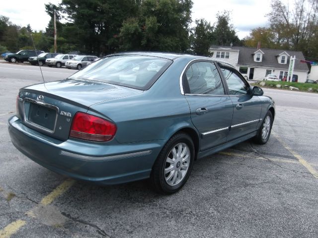 2004 Hyundai Sonata FWD 4dr Sport