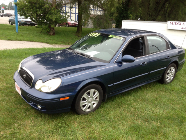 2004 Hyundai Sonata Base