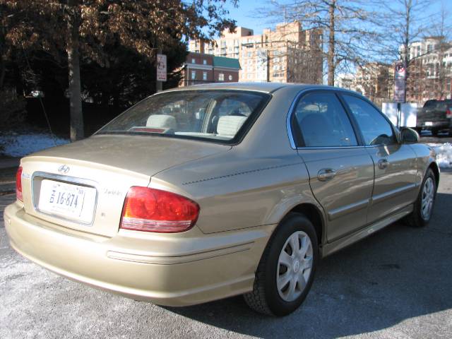 2004 Hyundai Sonata S Sedan