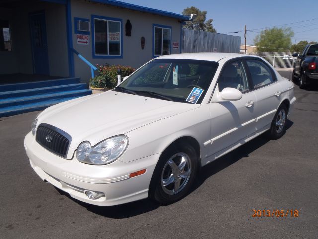 2004 Hyundai Sonata Base