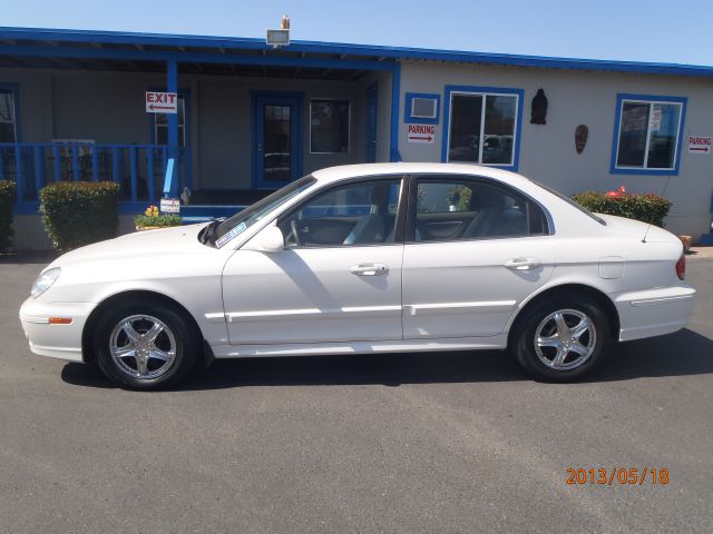 2004 Hyundai Sonata Base