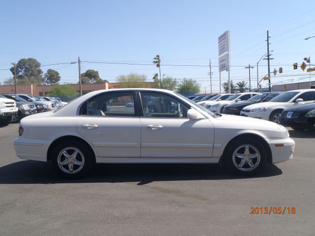 2004 Hyundai Sonata Base