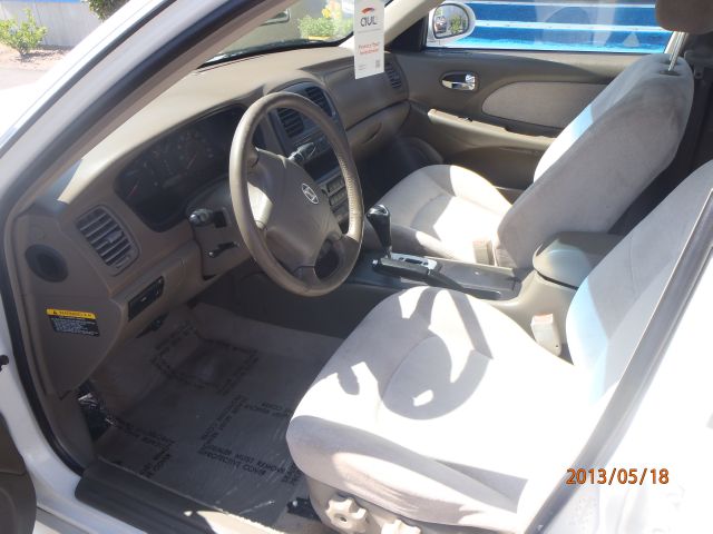 2004 Hyundai Sonata Base