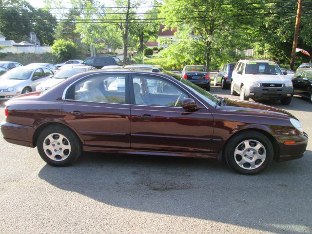 2004 Hyundai Sonata Base