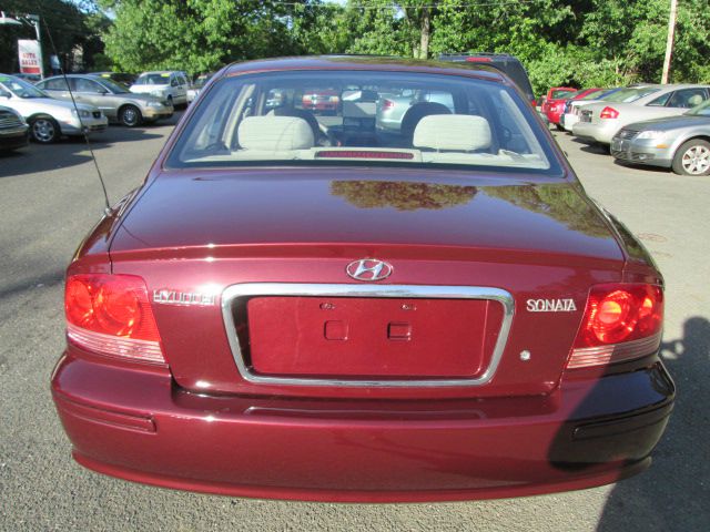 2004 Hyundai Sonata Base