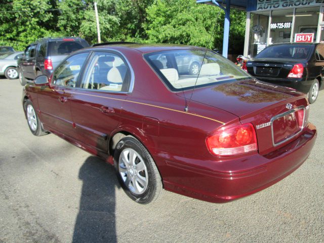 2004 Hyundai Sonata Base