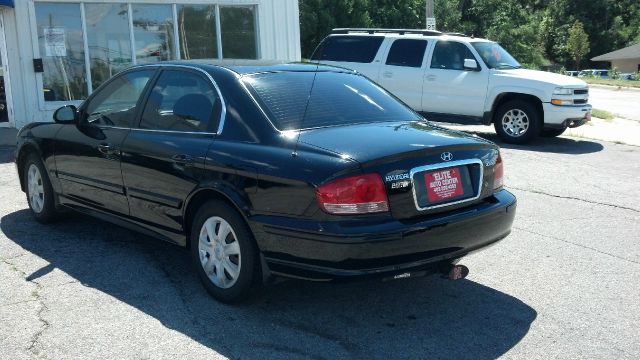 2004 Hyundai Sonata Base