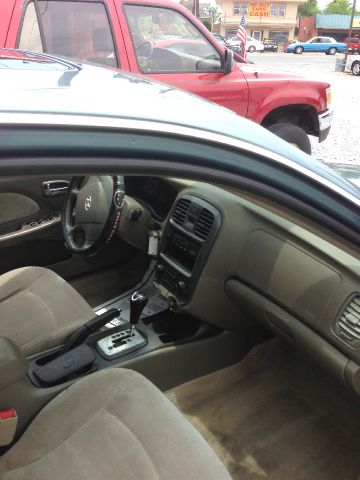 2004 Hyundai Sonata Base