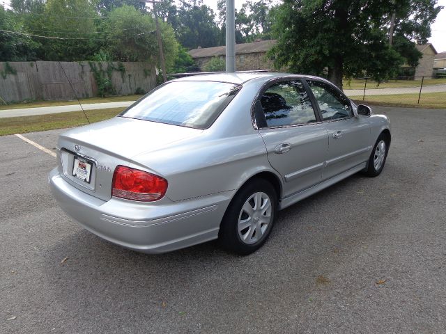 2004 Hyundai Sonata Base