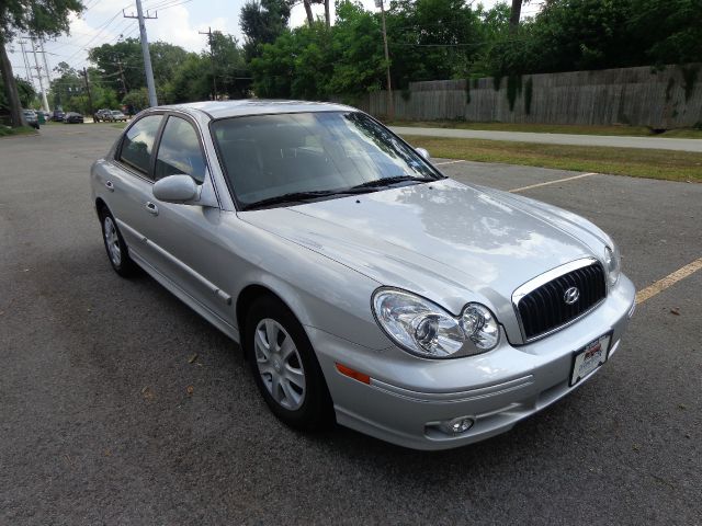 2004 Hyundai Sonata Base