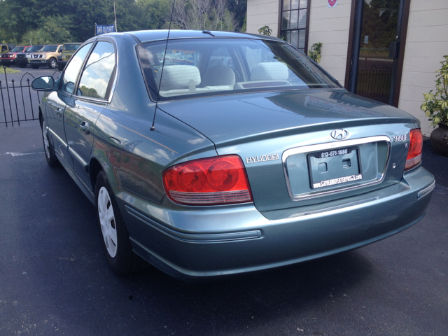 2004 Hyundai Sonata Base