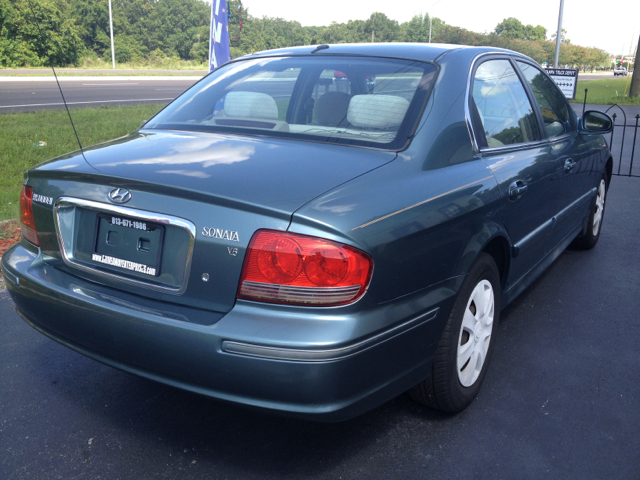 2004 Hyundai Sonata Base