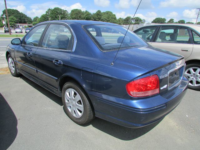 2004 Hyundai Sonata Base