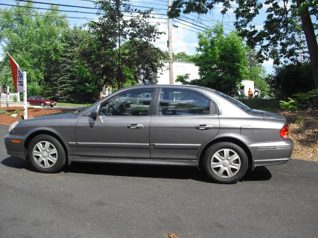 2004 Hyundai Sonata Base