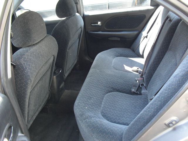 2004 Hyundai Sonata Base