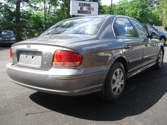 2004 Hyundai Sonata Base