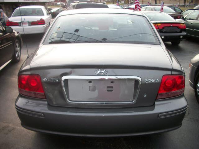 2004 Hyundai Sonata S Sedan