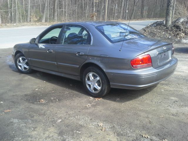 2004 Hyundai Sonata Base