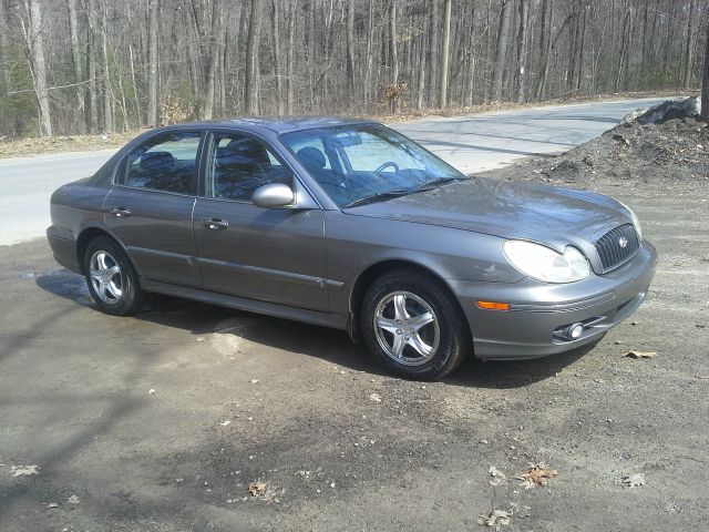 2004 Hyundai Sonata Base