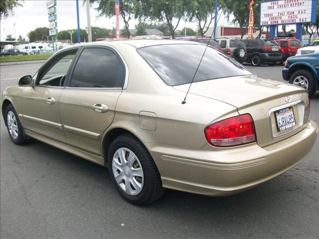 2004 Hyundai Sonata S Sedan