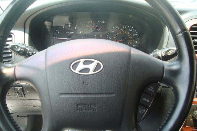 2004 Hyundai Sonata FWD 4dr Sport