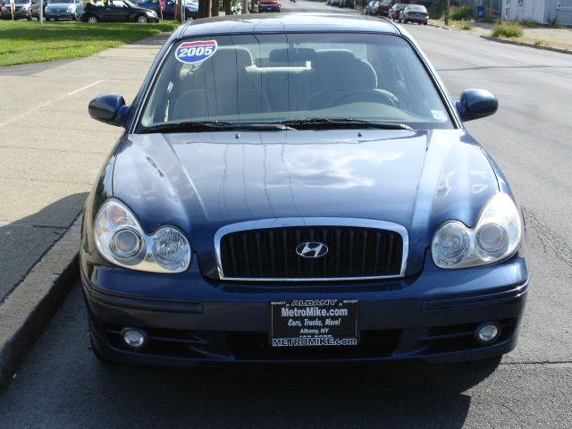 2005 Hyundai Sonata Base