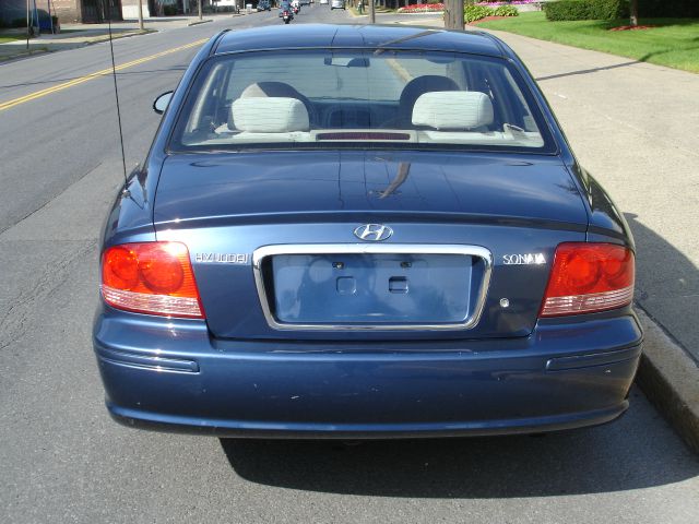 2005 Hyundai Sonata Base