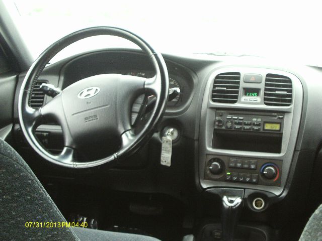 2005 Hyundai Sonata Base