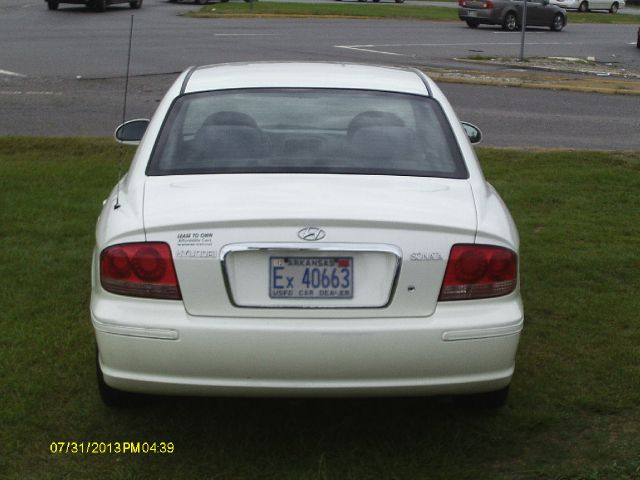 2005 Hyundai Sonata Base