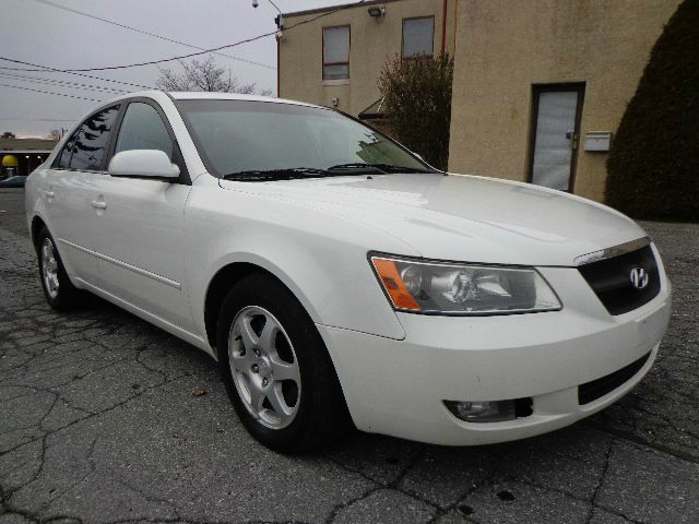 2006 Hyundai Sonata Elk Conversion Van