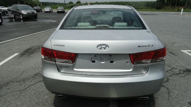 2006 Hyundai Sonata FWD 4dr Sport