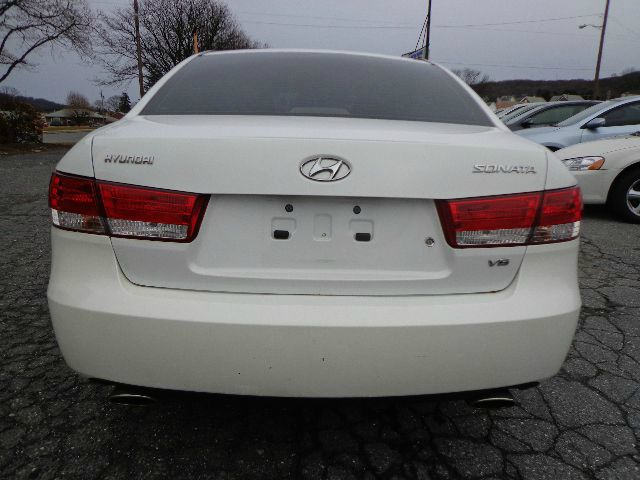 2006 Hyundai Sonata FWD 4dr Sport