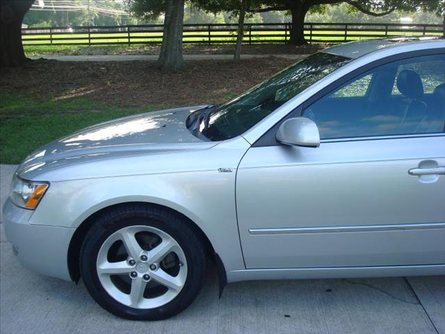 2007 Hyundai Sonata 4dr Sdn Touring Executive RWD