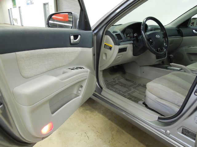 2007 Hyundai Sonata 2dr 2.0T Auto