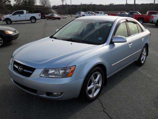 2008 Hyundai Sonata Ext. Cab 6.5-ft. Bed 4WD