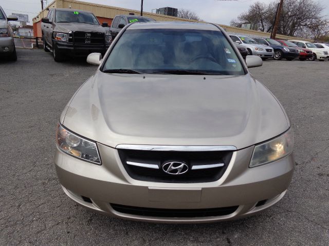 2008 Hyundai Sonata Ext. Cab 6.5-ft. Bed 4WD