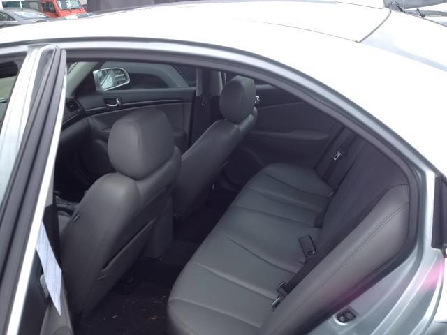 2009 Hyundai Sonata Ext. Cab 6.5-ft. Bed 4WD