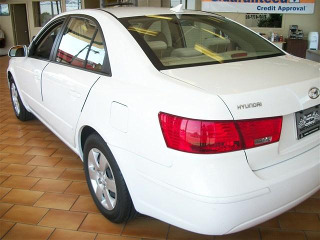 2010 Hyundai Sonata FWD 4dr Sport