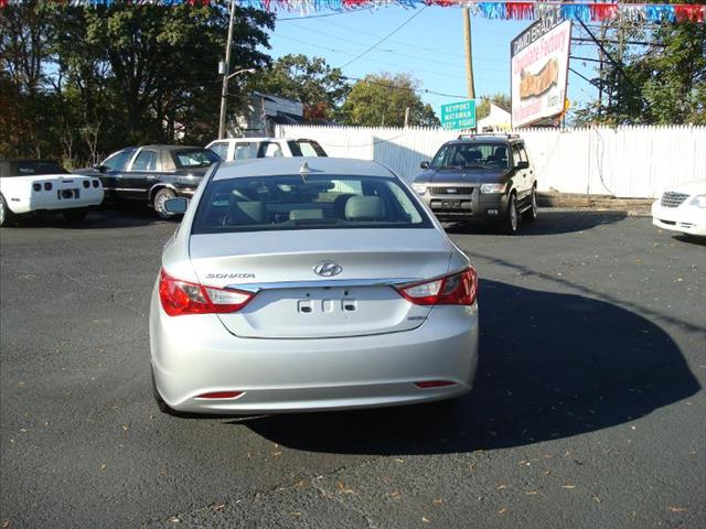 2011 Hyundai Sonata 2000 Ford Style