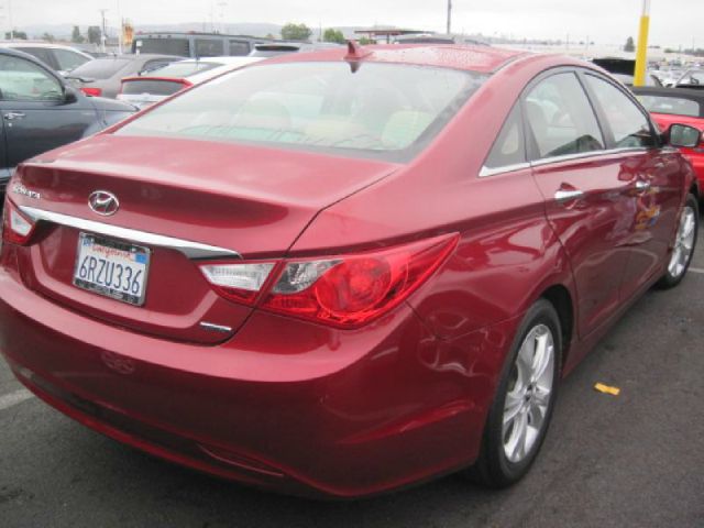 2011 Hyundai Sonata Crew Cabz71