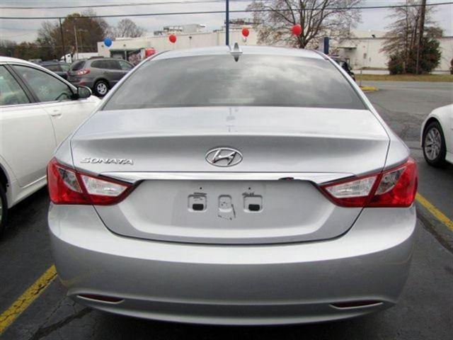 2011 Hyundai Sonata Commemorative Edition