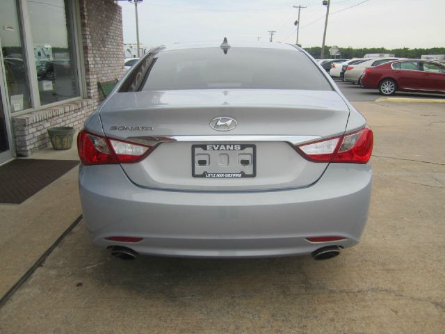 2011 Hyundai Sonata 1500 LT 4X2