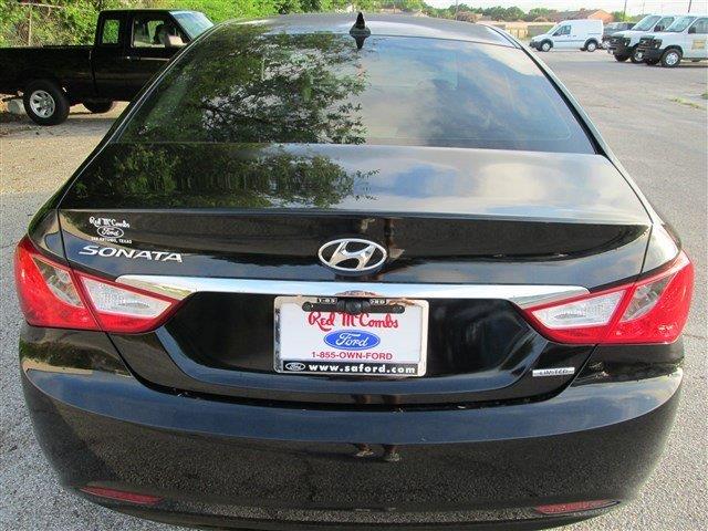 2011 Hyundai Sonata LT 4X4 Short BED