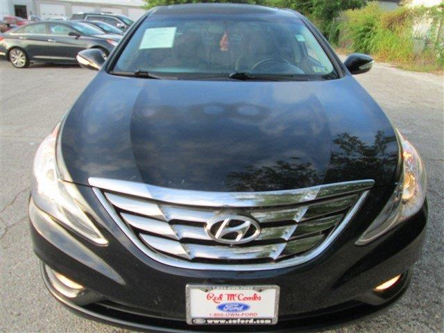 2011 Hyundai Sonata LT 4X4 Short BED