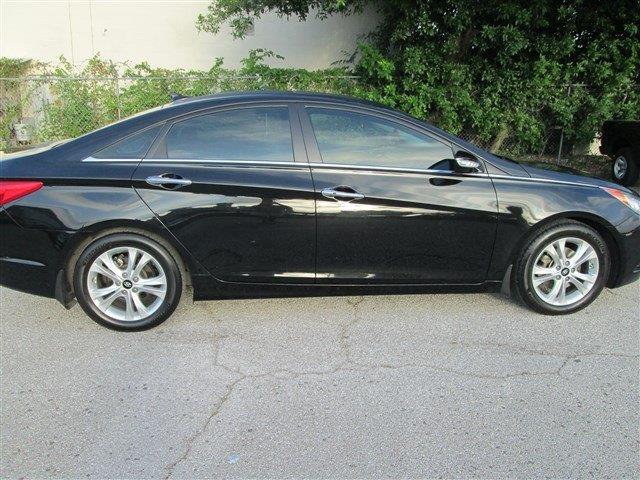 2011 Hyundai Sonata LT 4X4 Short BED