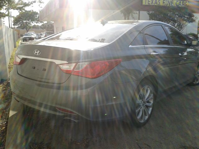 2011 Hyundai Sonata Crew Cabz71