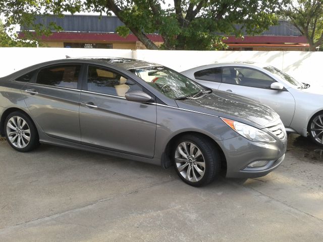 2011 Hyundai Sonata Crew Cabz71