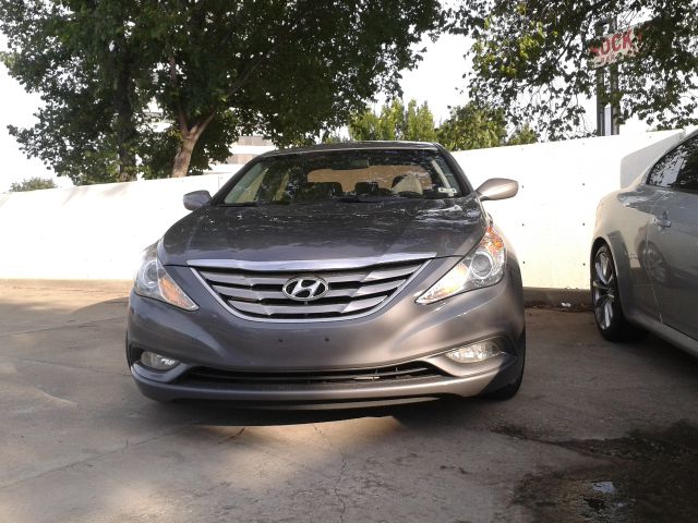 2011 Hyundai Sonata Crew Cabz71