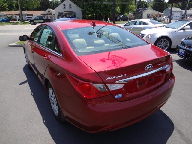 2012 Hyundai Sonata GLX 4motion Sedan 4D